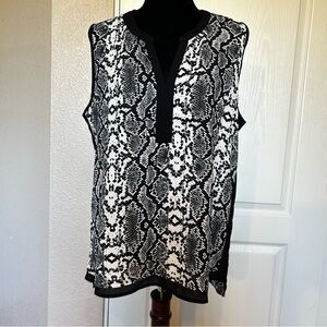 Danielrainn Black and‎ White Snakeskin Sheer Sleeveless Blouse Size Medium